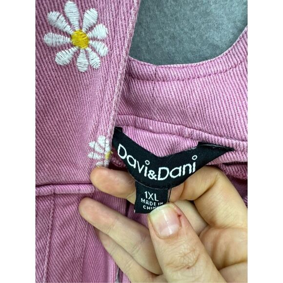 Davi & Dani Pink Wide Leg Embroidered Daisy Overalls Jumpsuit Size 1X - Picture 7 of 13